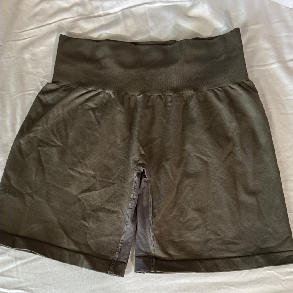 NVGTN Women's Bike Shorts - Olive